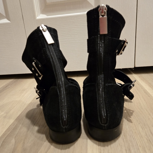 L'Intervalle Suede Boots - Picture 4 of 7